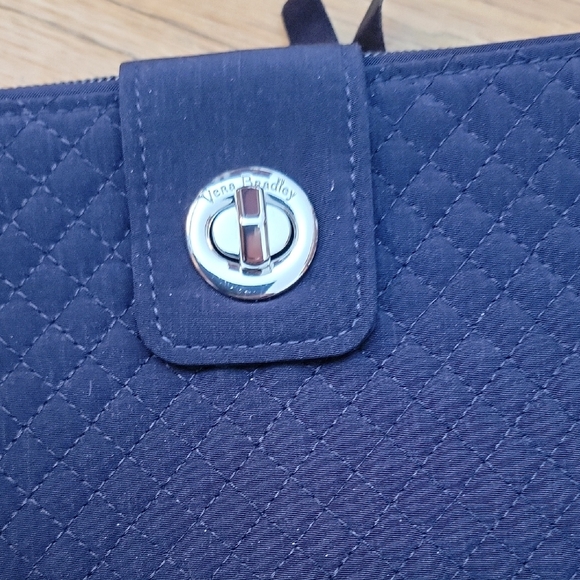 VERA BRADLEY/Quilted Navy Wallet - Picture 2 of 16